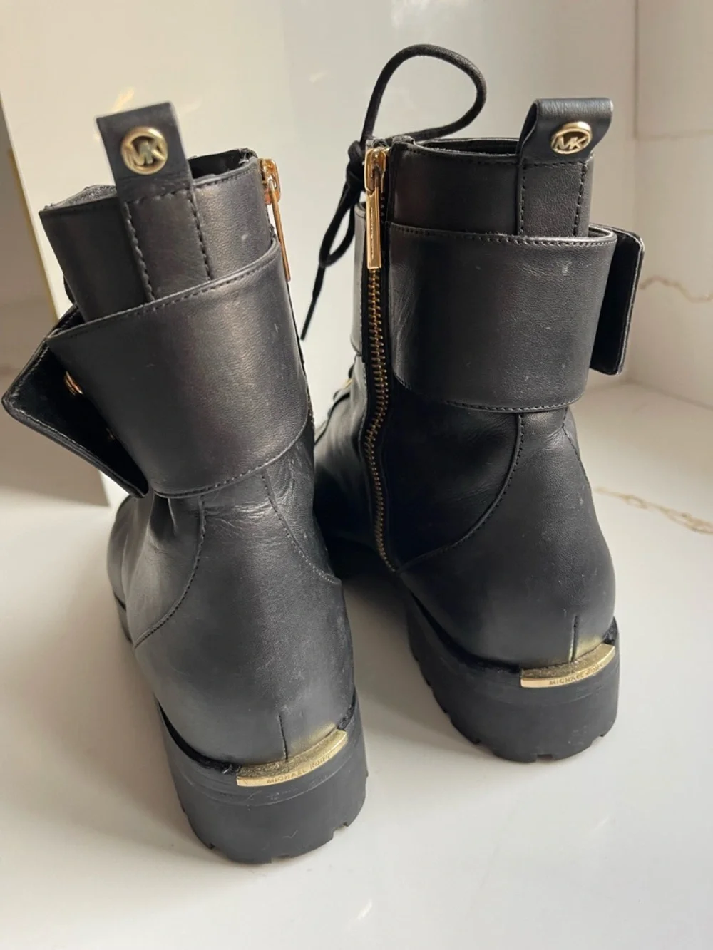 Michael Kore black leather tatum combat boots 9 - Picture 5 of 8